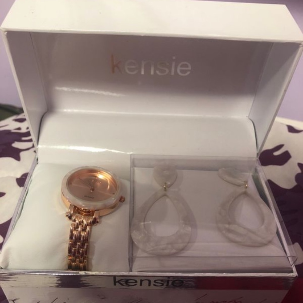 Kensie watch with earrings